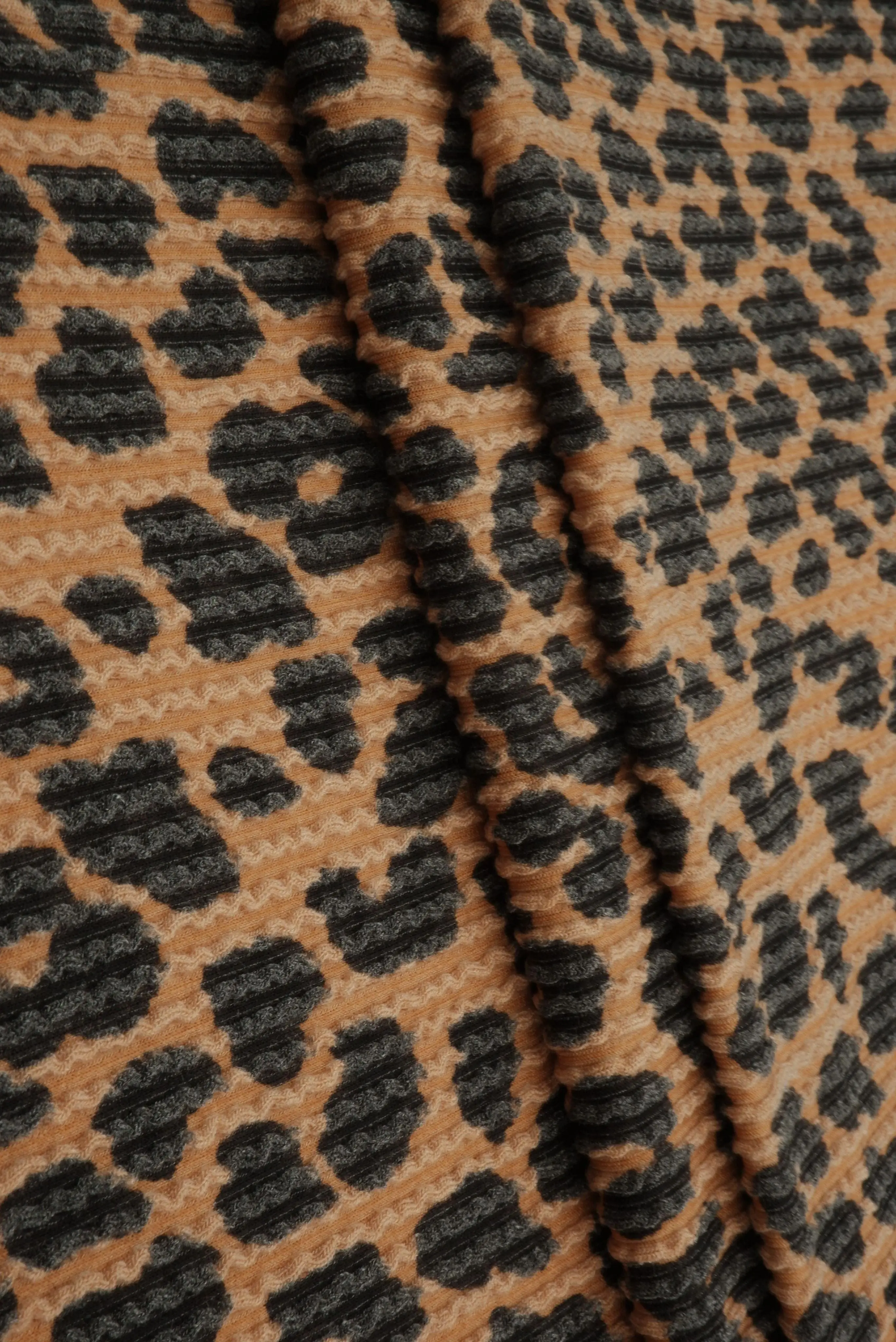 Animal Print Jacquard Double Knit Fabric - KNT4463-S304102 - Image 15