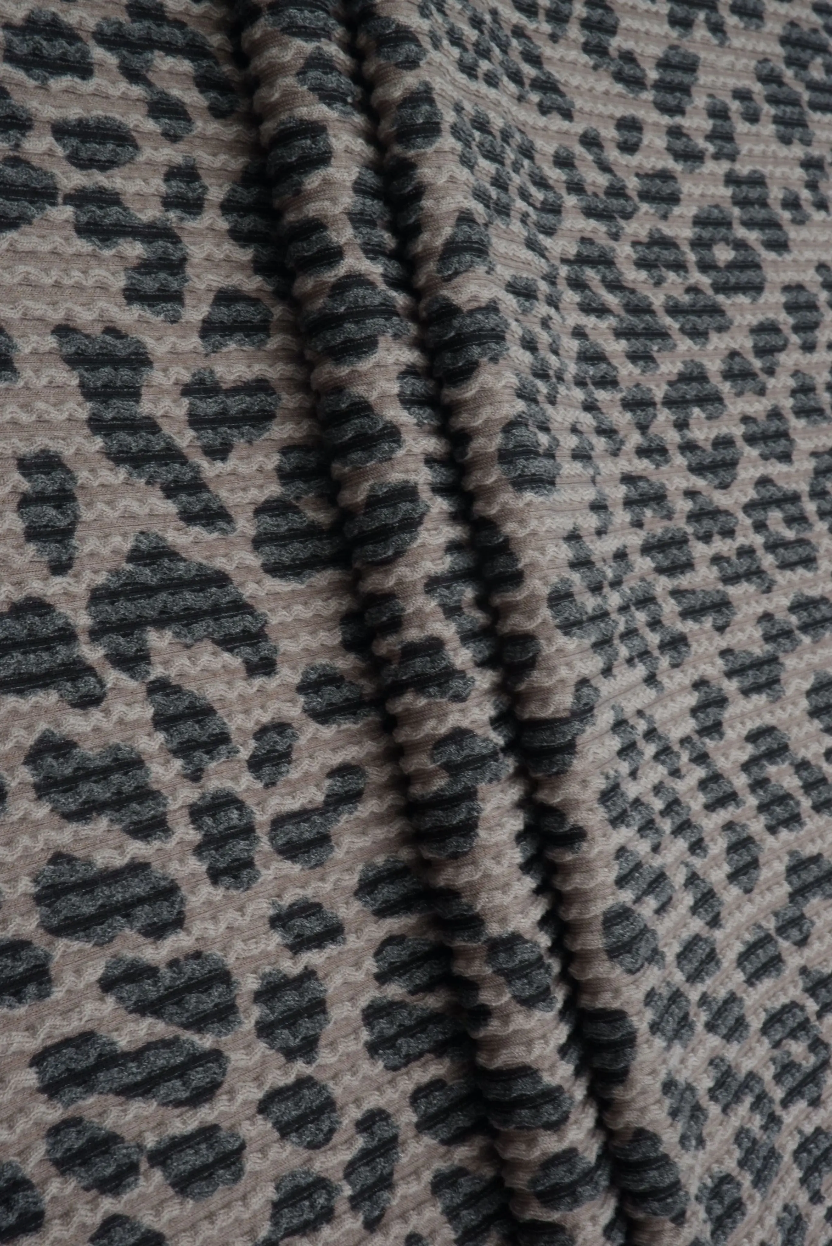 Animal Print Jacquard Double Knit Fabric - KNT4463-S304102 - Image 18